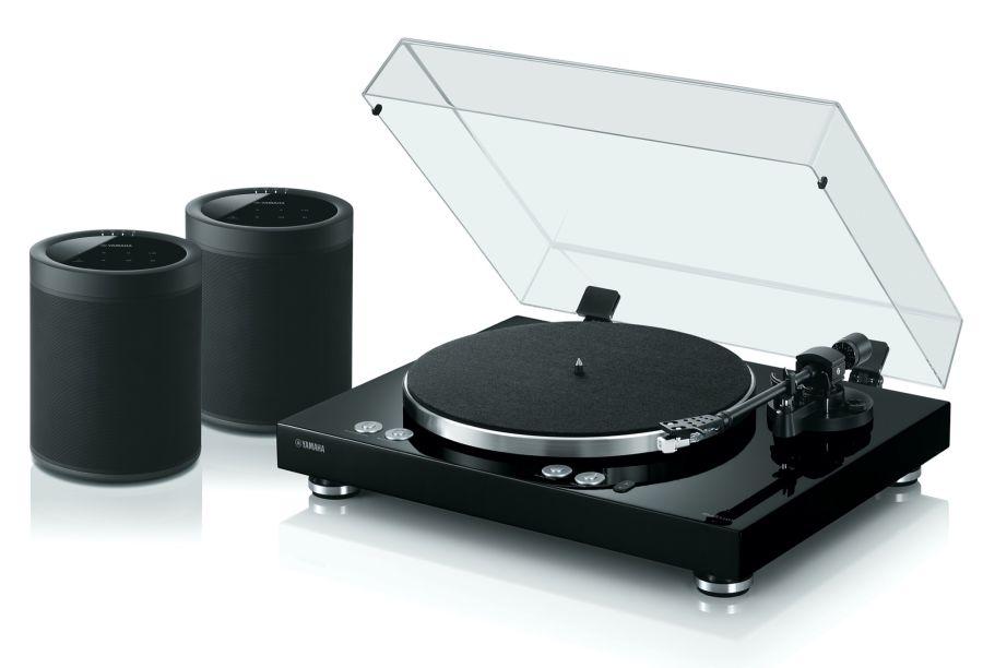 MusicCast Vinyl 500 Wireless Turntable with 2 MusicCast 20 Wireless Speakers